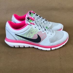 Nike Flex Run 2015 Athletic Shoes